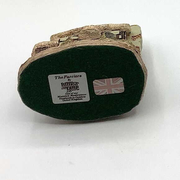 Lilliput Lane | The Farriers British Cottage Collectible 1985, Retired - Picture 3 of 3